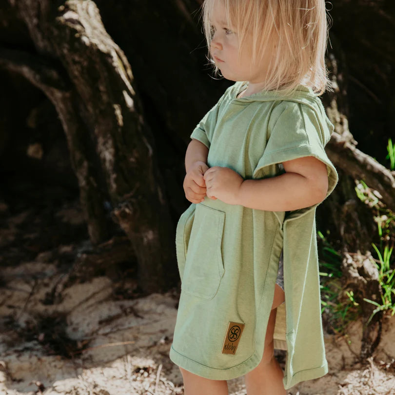 Cloby UV poncho in Olive Green – UPF 50+ (1-3y)