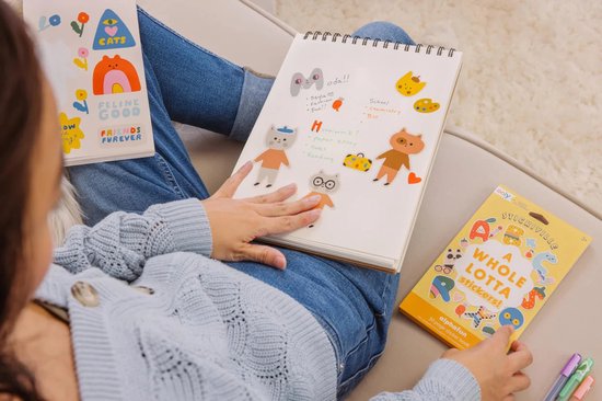 Ooly - Stickiville Stickers X Suzy: A Whole Lotta Sticker Book - Dress up Cats - 30 Pagina's Vol Letterstickers! - Geschikt Vanaf 3 Jaar