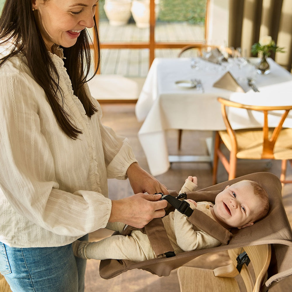 Leander Newborn Set Voor Louie Eetstoel - Mocca