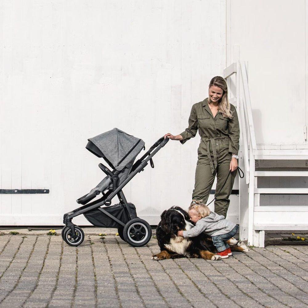 Thule Sleek Kinderwagen Grijs Melange Op Zwart