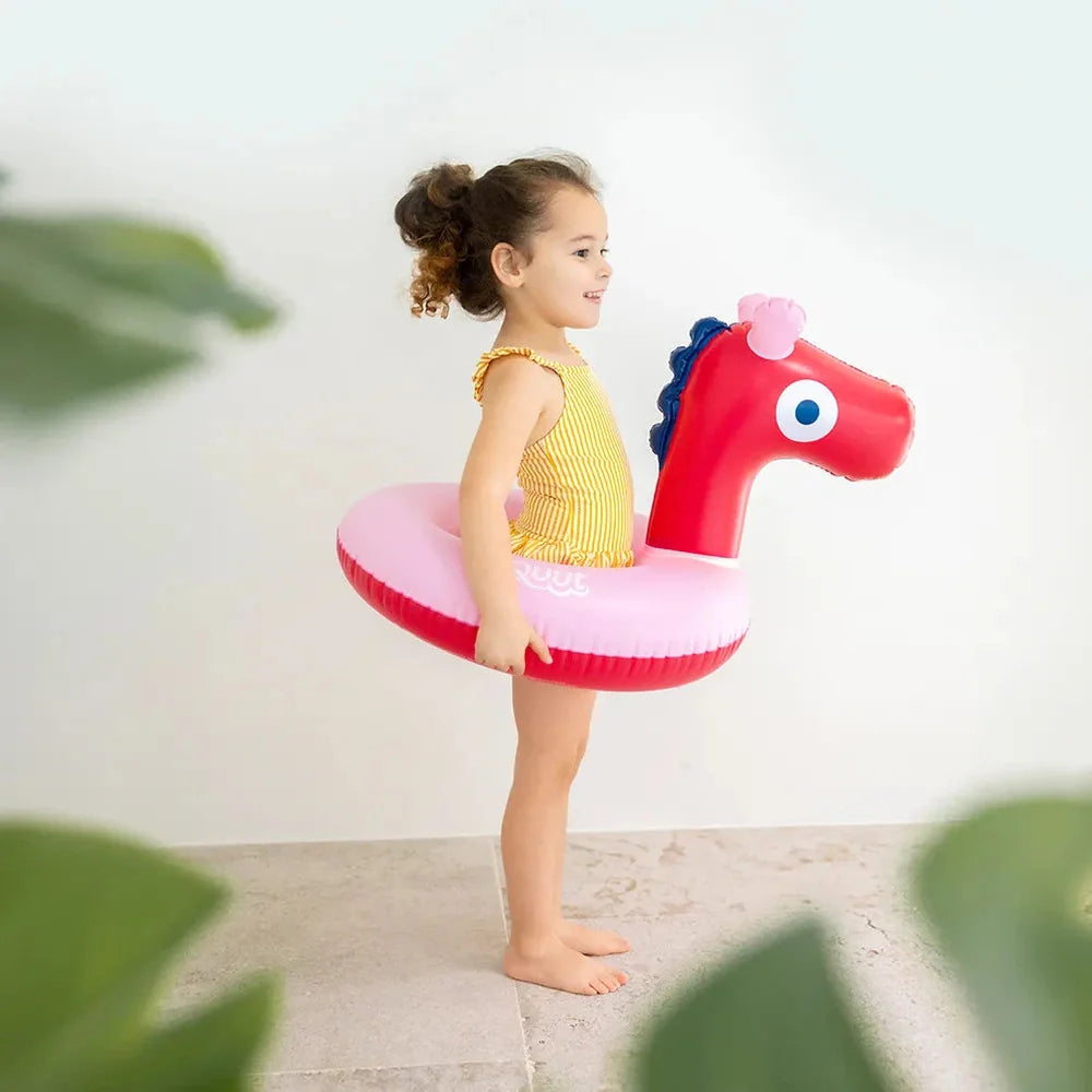Quut Zwemband Paard Roos voor Kinderen – Dubbel Waterplezier in Stijl